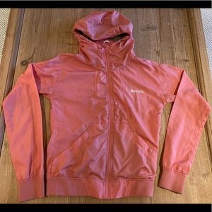Bench Windbreaker